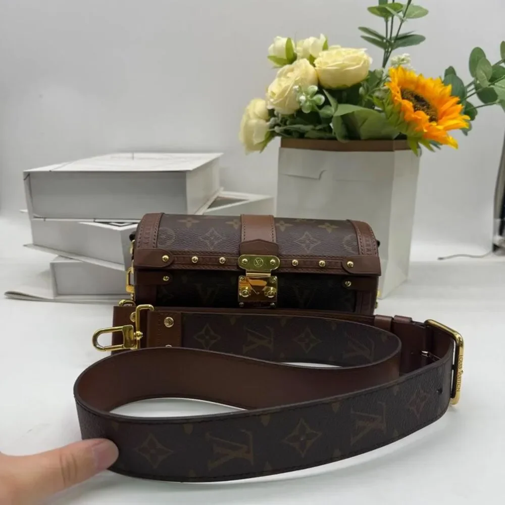 Louis Vuitton Women Pre-Loved Bag Very Good Condition
